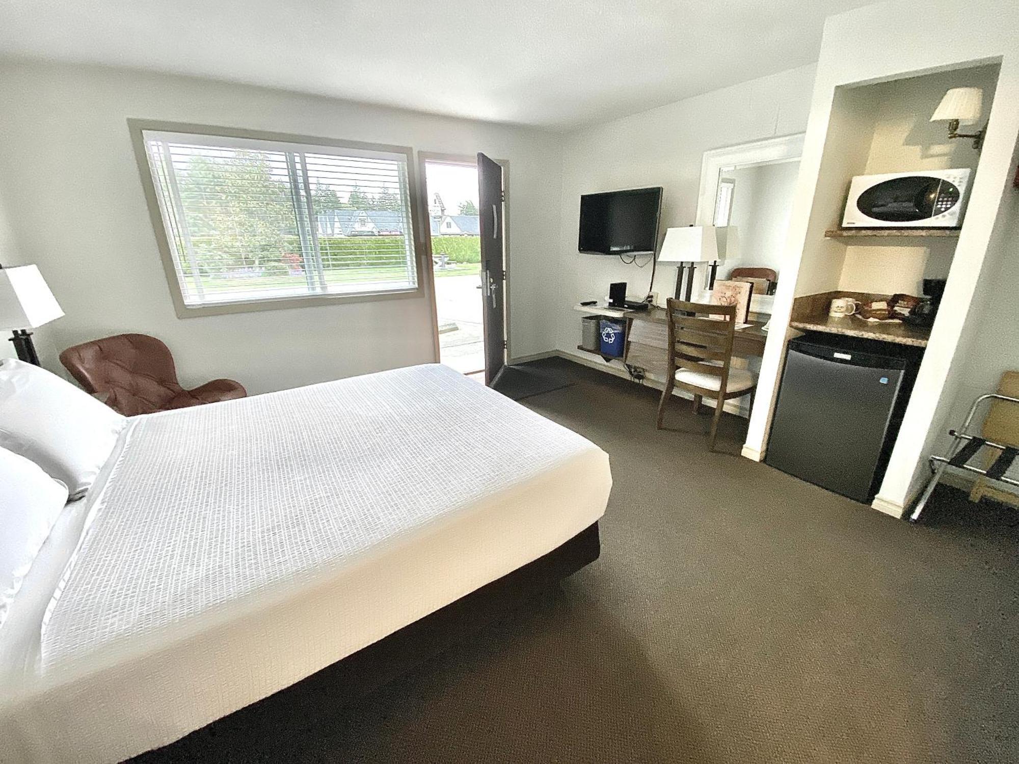 Arbutus Grove Motel Parksville Dış mekan fotoğraf
