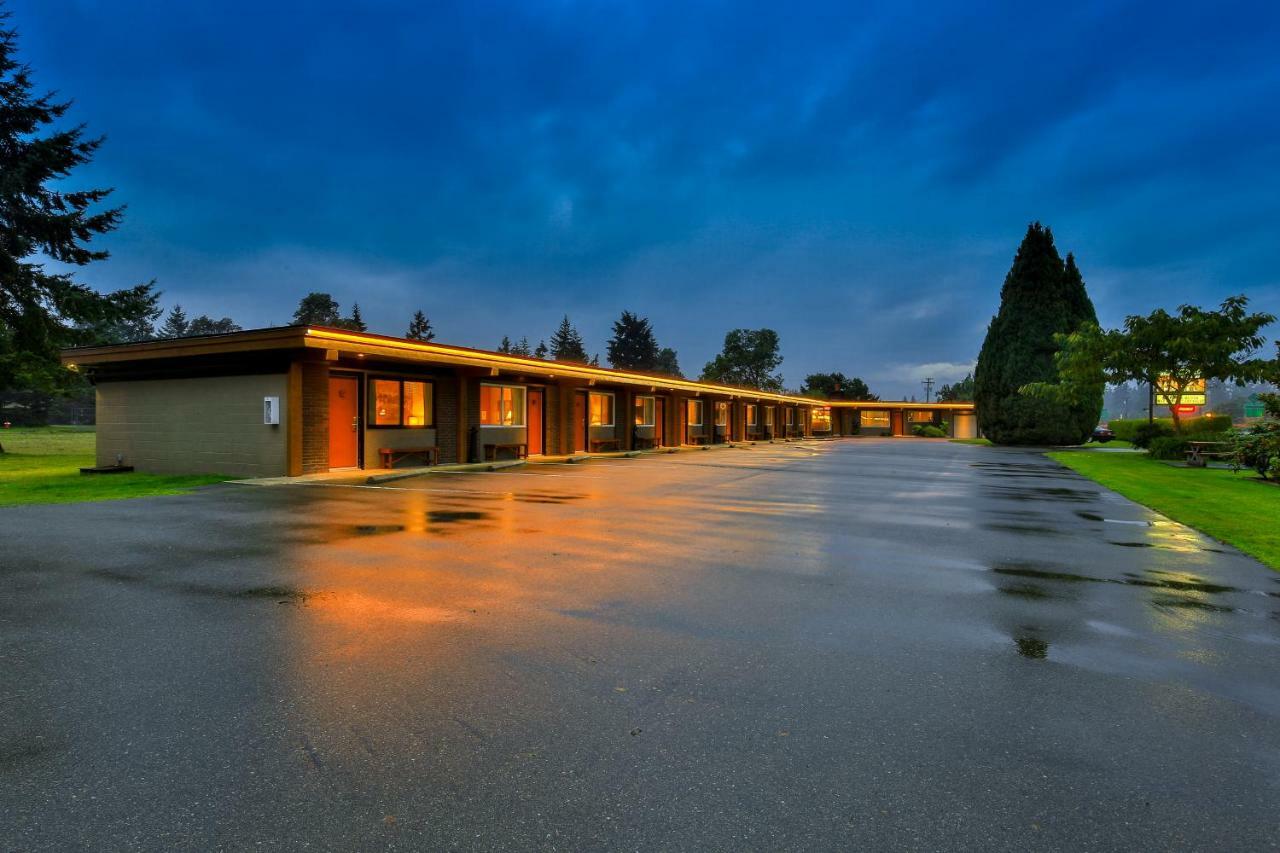 Arbutus Grove Motel Parksville Dış mekan fotoğraf
