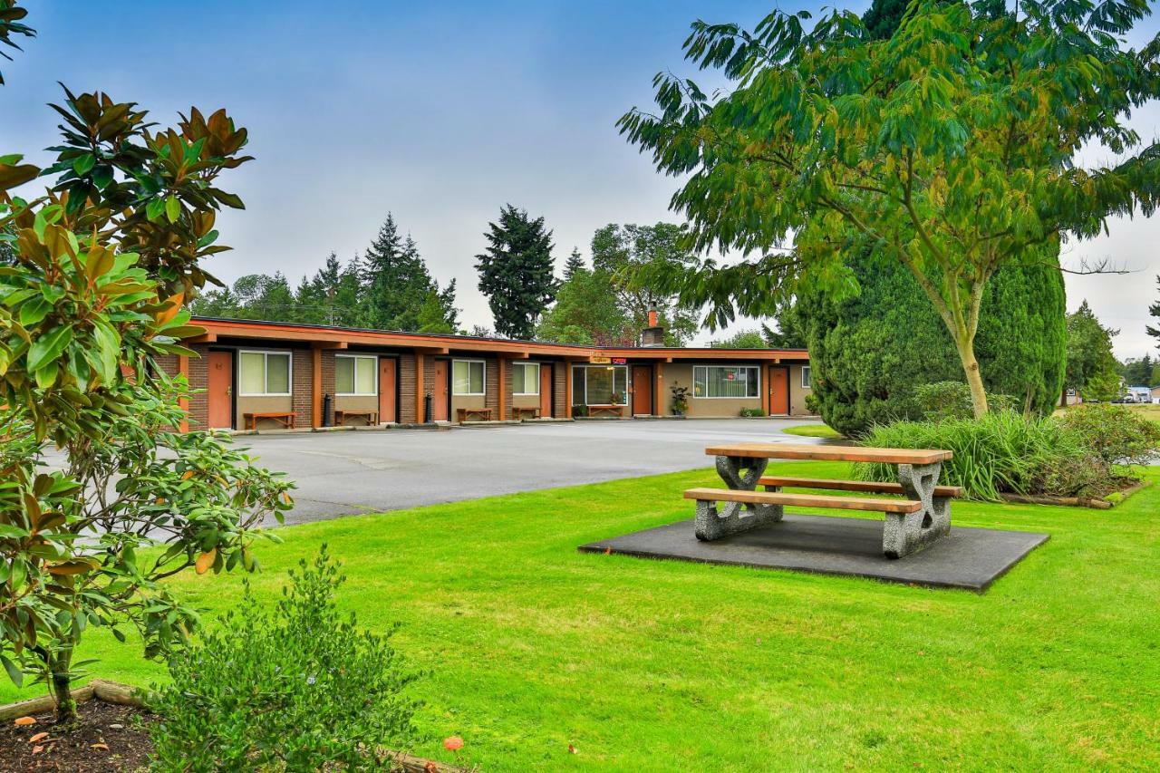 Arbutus Grove Motel Parksville Dış mekan fotoğraf