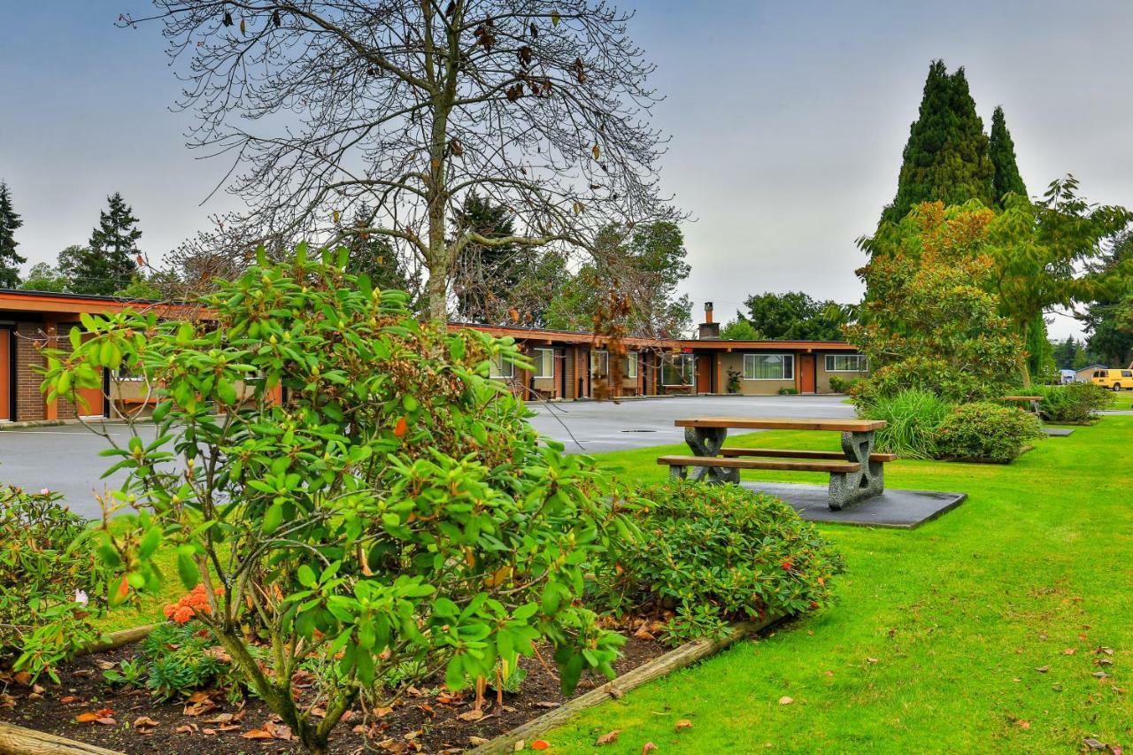 Arbutus Grove Motel Parksville Dış mekan fotoğraf