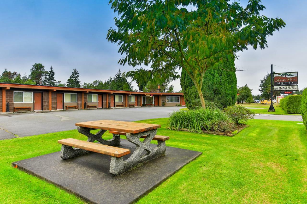 Arbutus Grove Motel Parksville Dış mekan fotoğraf